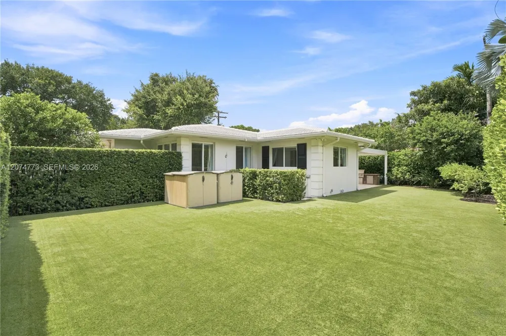 3267 Riviera Dr Coral Gables, FL 33134