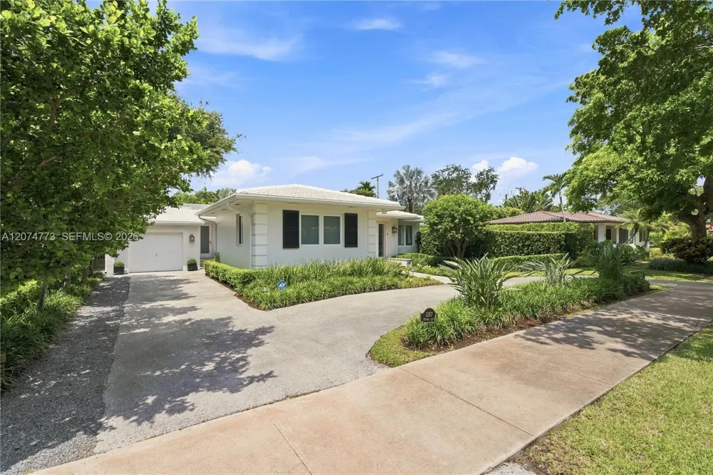 3267 Riviera Dr Coral Gables, FL 33134