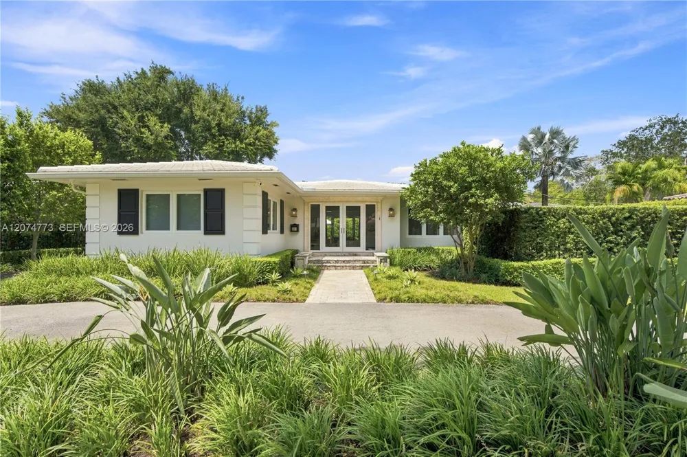 3267 Riviera Dr Coral Gables, FL 33134