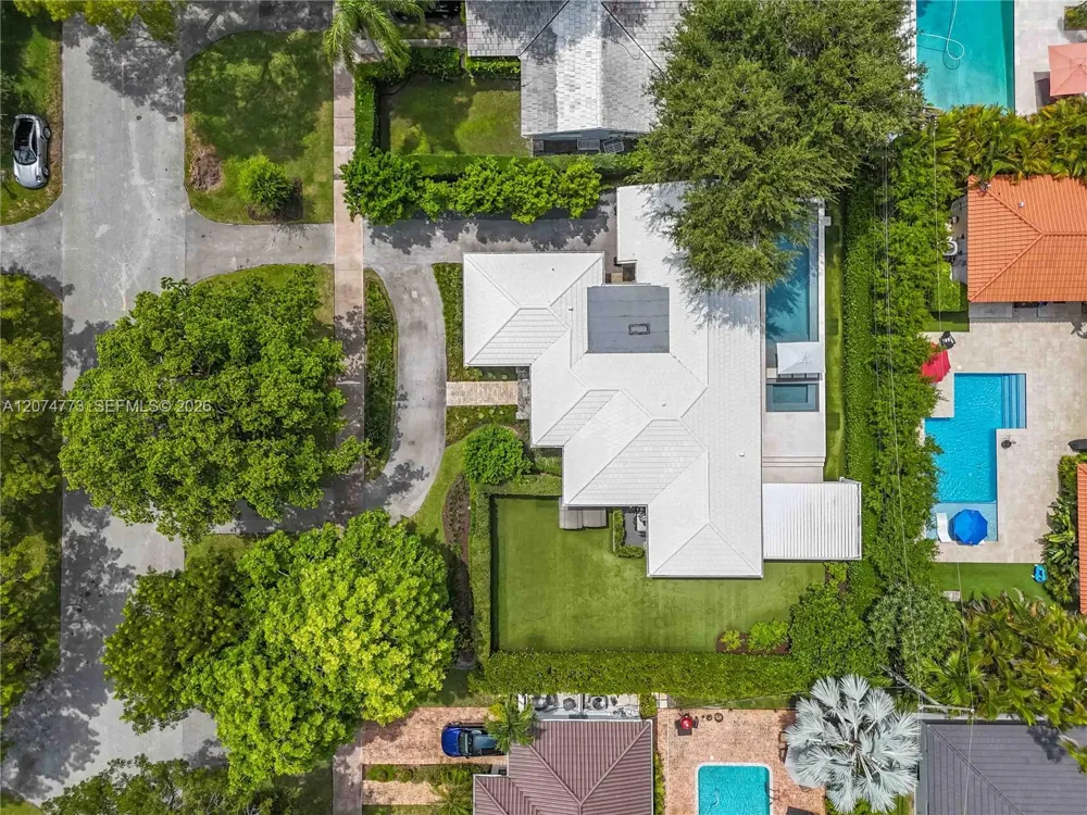 3267 Riviera Dr Coral Gables, FL 33134