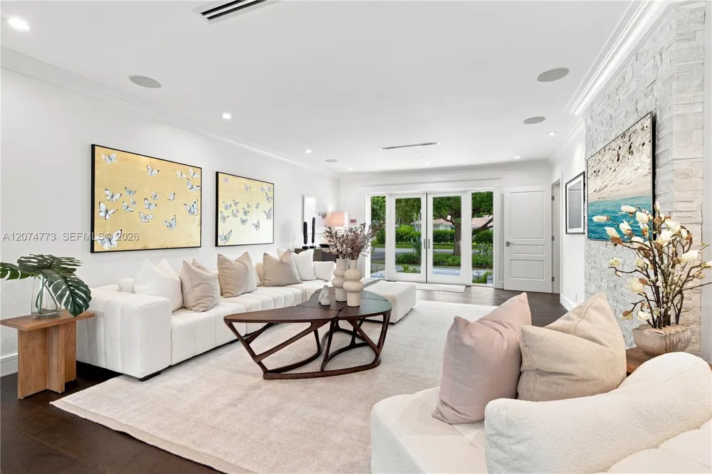 3267 Riviera Dr Coral Gables, FL 33134