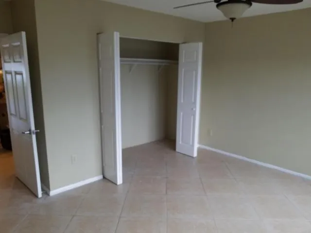 5725 FERNLEY DRIVE E #7 West Palm Beach, FL 33415