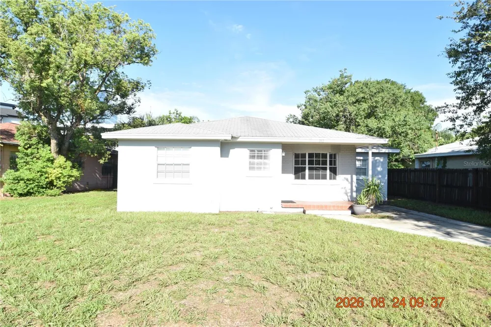 212 CLEARVIEW AVENUE Tampa, FL 33609