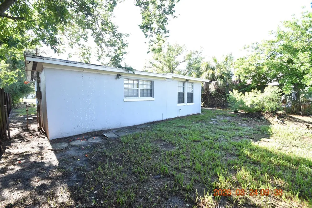 212 CLEARVIEW AVENUE Tampa, FL 33609