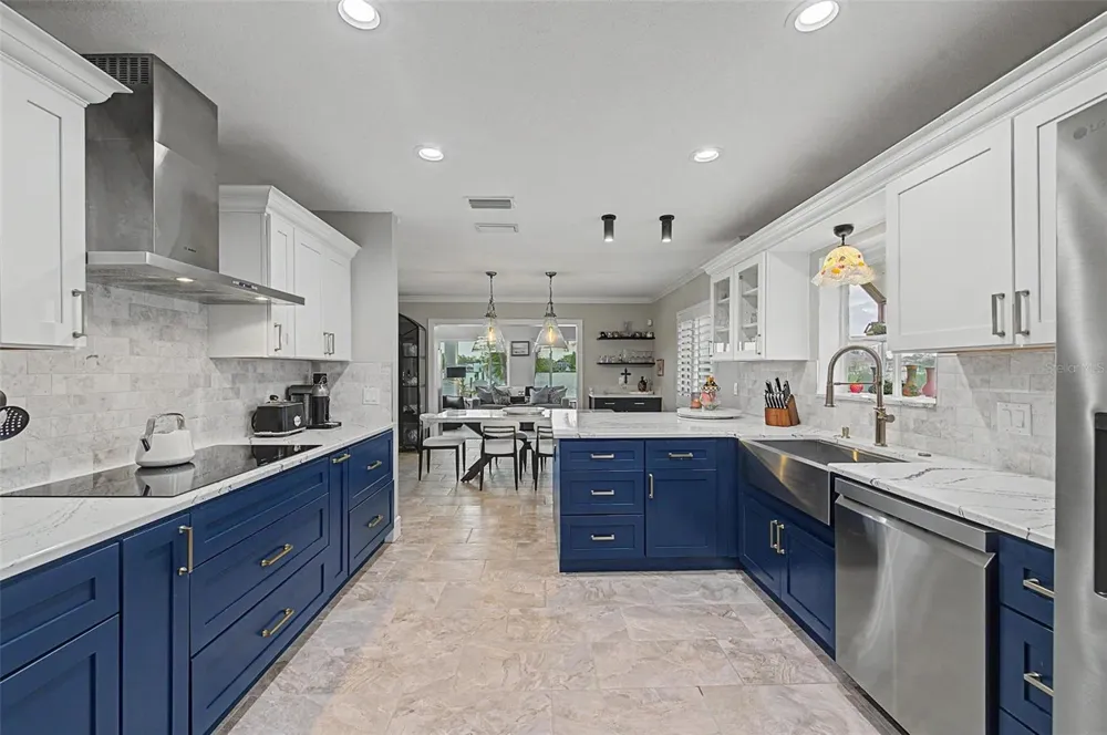 704 BAYSHORE DRIVE Tarpon Springs, FL 34689