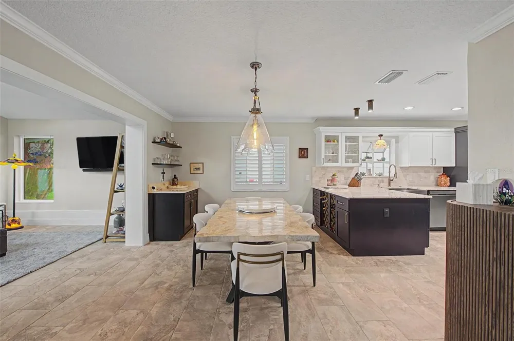 704 BAYSHORE DRIVE Tarpon Springs, FL 34689