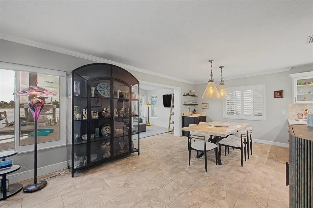 704 BAYSHORE DRIVE Tarpon Springs, FL 34689