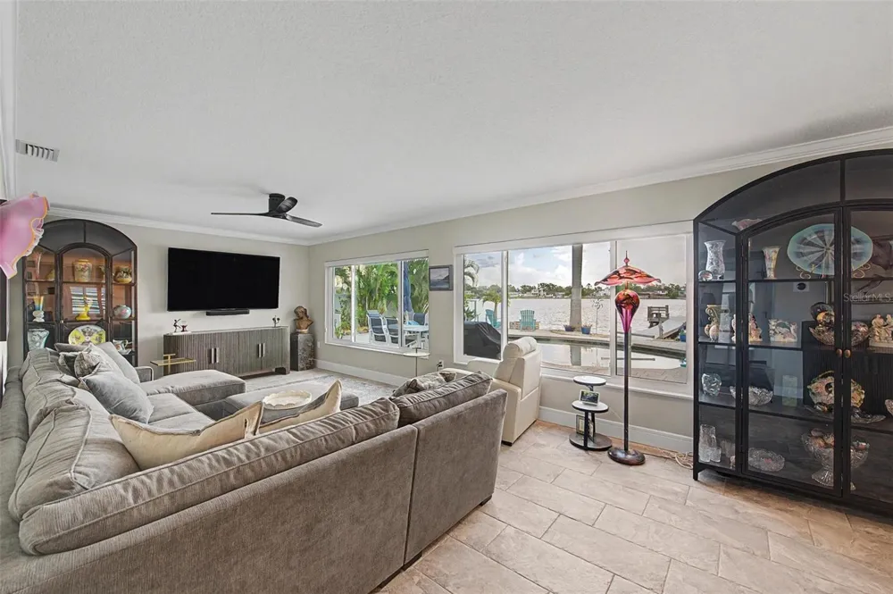704 BAYSHORE DRIVE Tarpon Springs, FL 34689