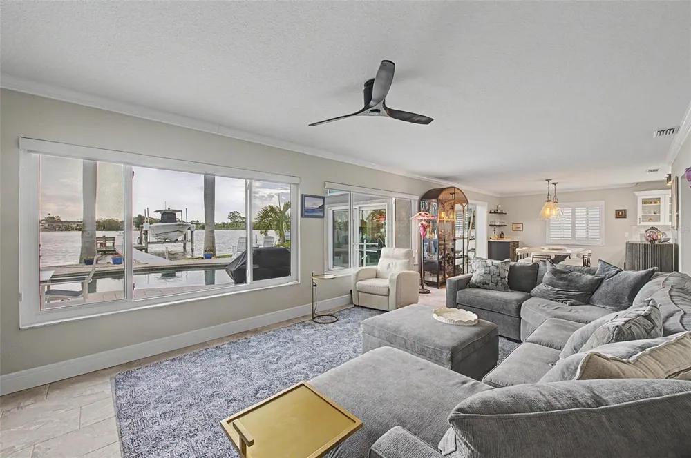 704 BAYSHORE DRIVE Tarpon Springs, FL 34689
