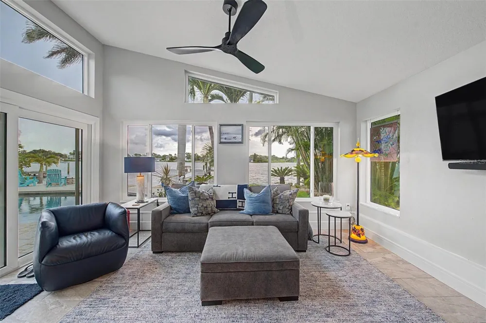 704 BAYSHORE DRIVE Tarpon Springs, FL 34689