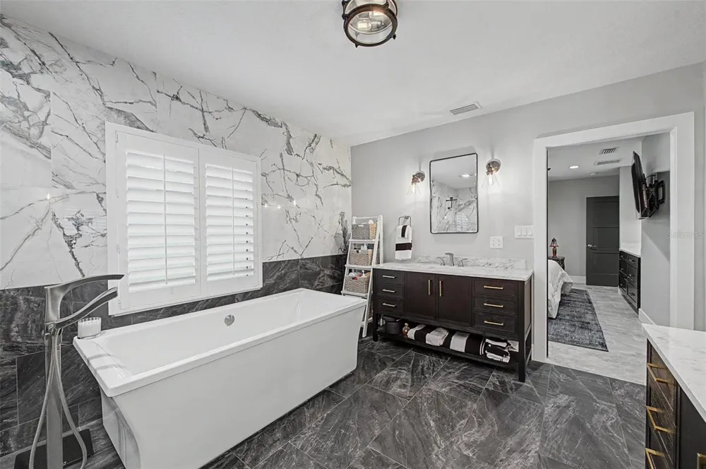 704 BAYSHORE DRIVE Tarpon Springs, FL 34689