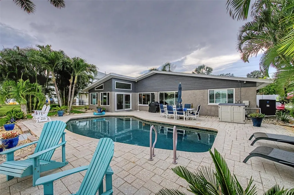704 BAYSHORE DRIVE Tarpon Springs, FL 34689