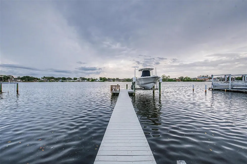 704 BAYSHORE DRIVE Tarpon Springs, FL 34689