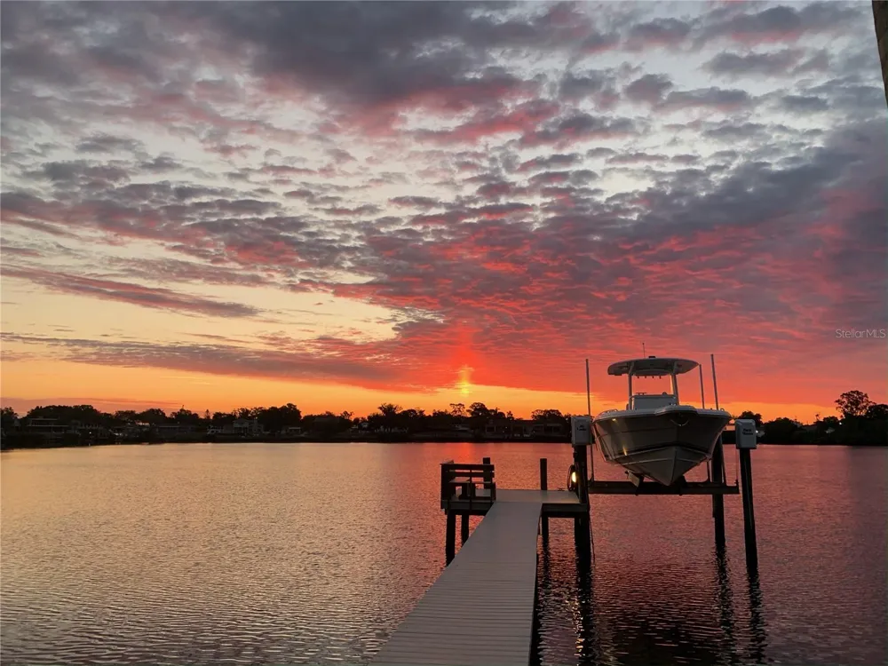 704 BAYSHORE DRIVE Tarpon Springs, FL 34689