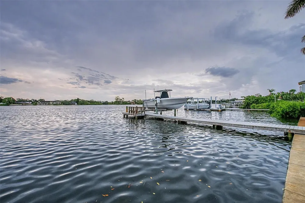 704 BAYSHORE DRIVE Tarpon Springs, FL 34689