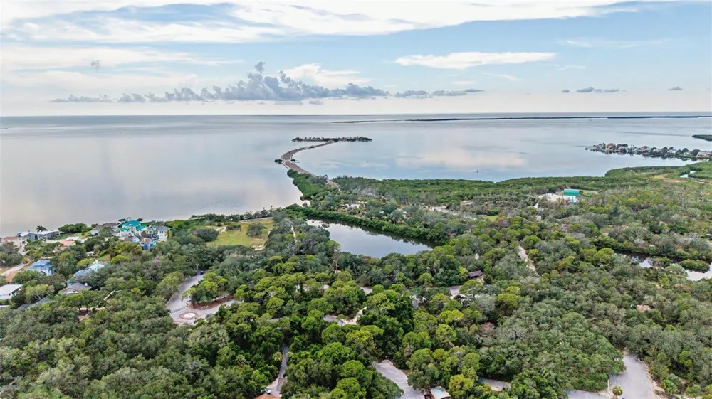 704 BAYSHORE DRIVE Tarpon Springs, FL 34689
