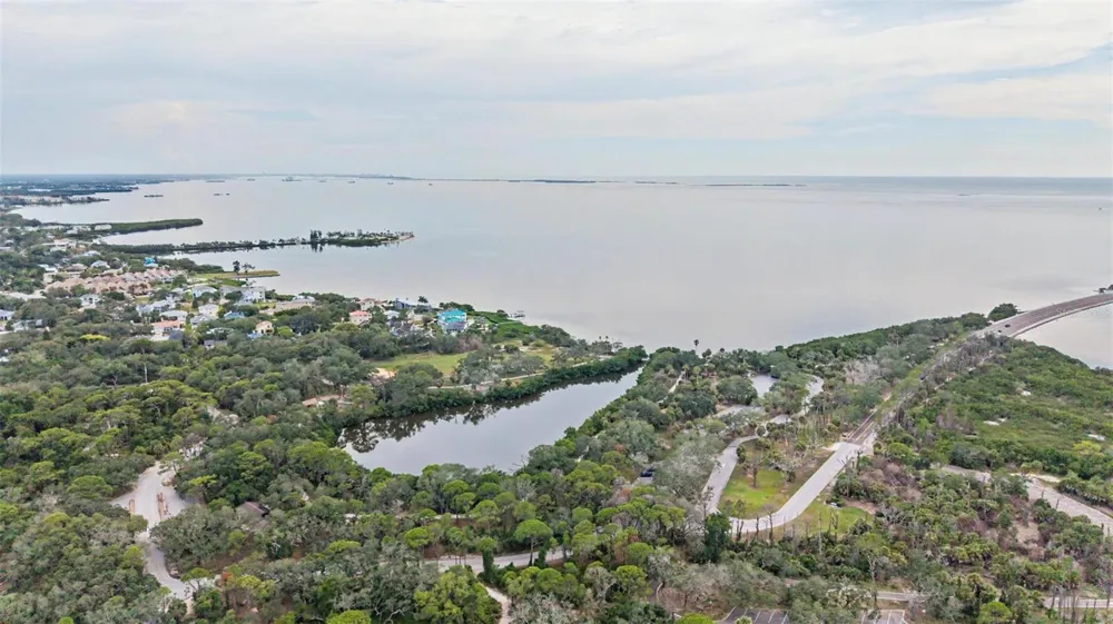 704 BAYSHORE DRIVE Tarpon Springs, FL 34689