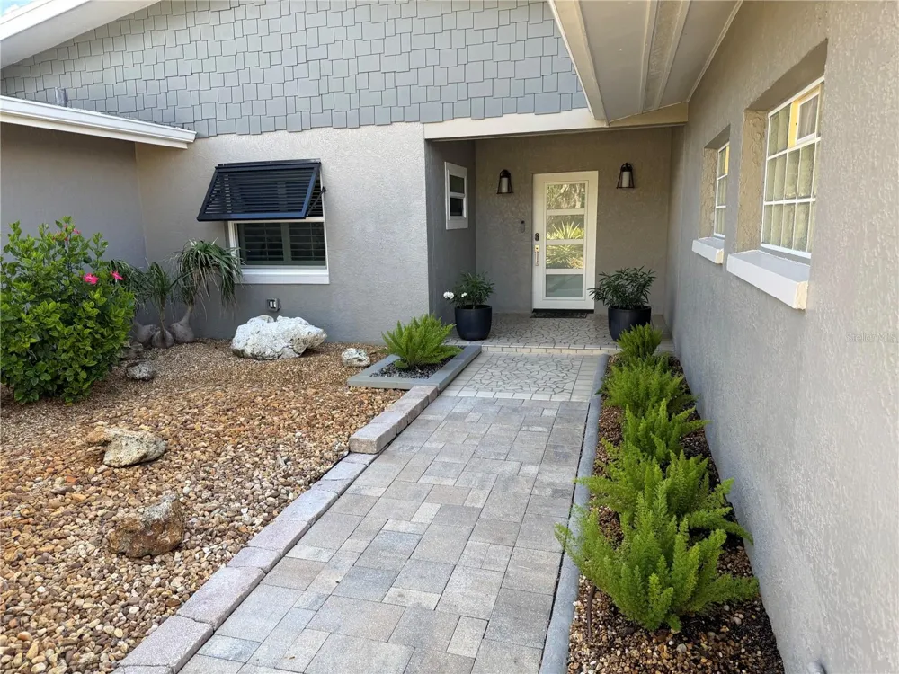 704 BAYSHORE DRIVE Tarpon Springs, FL 34689