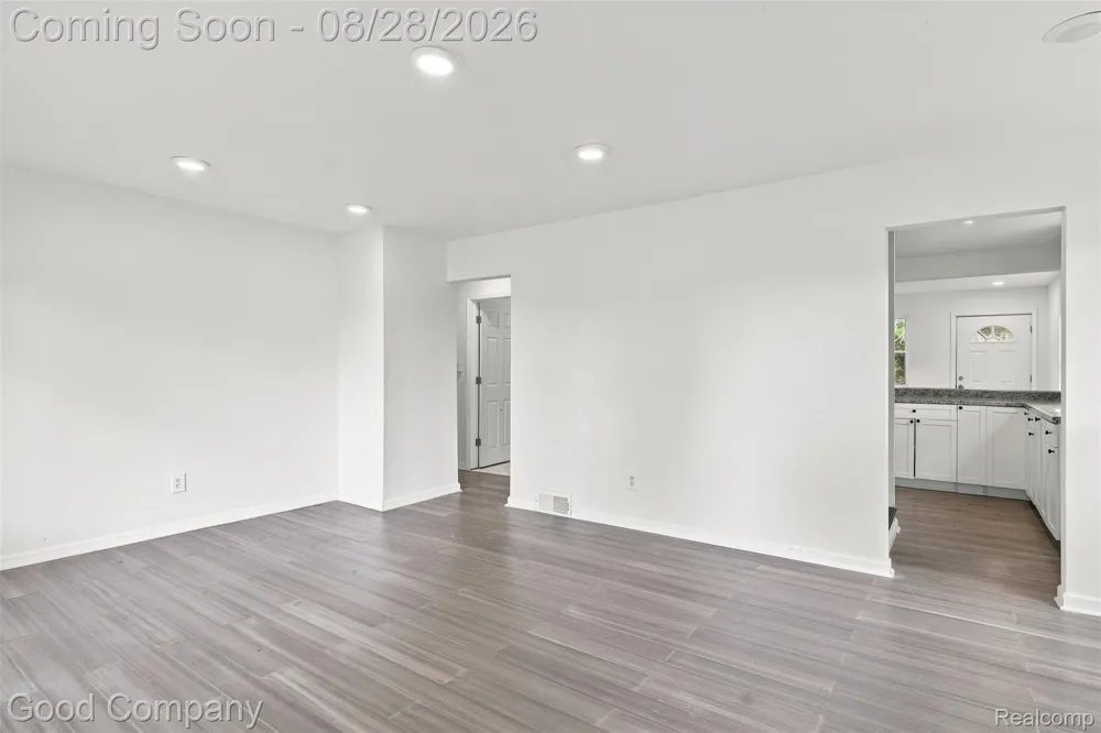 17228 Chapel Street Detroit City, MI 48219