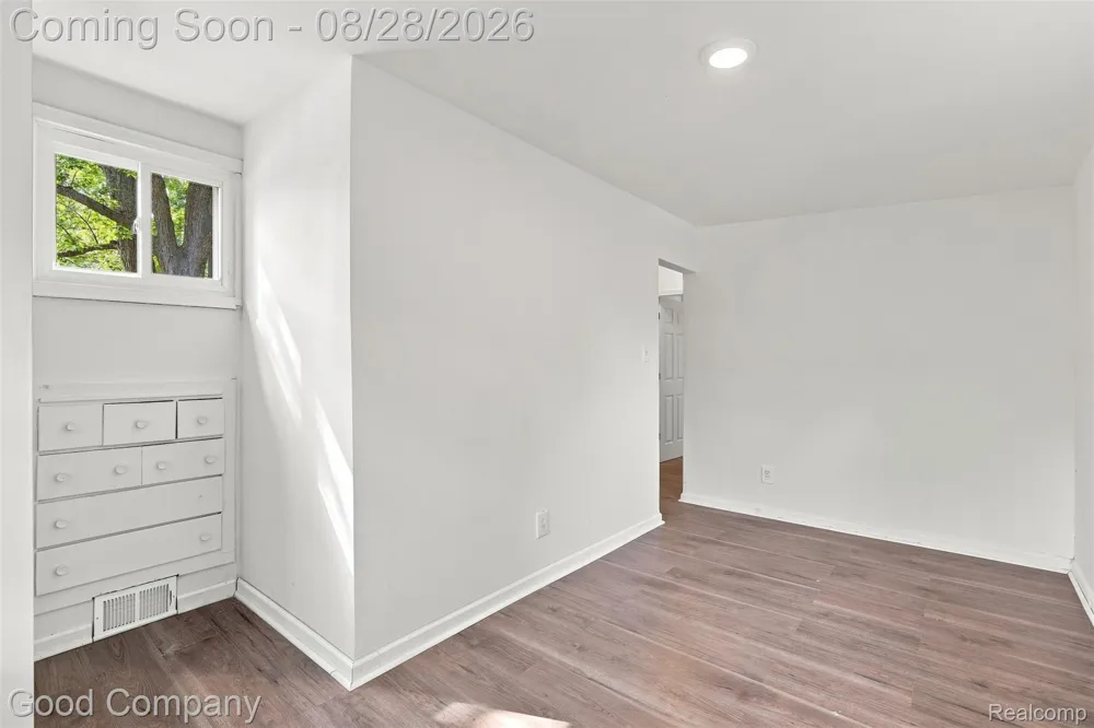 17228 Chapel Street Detroit City, MI 48219