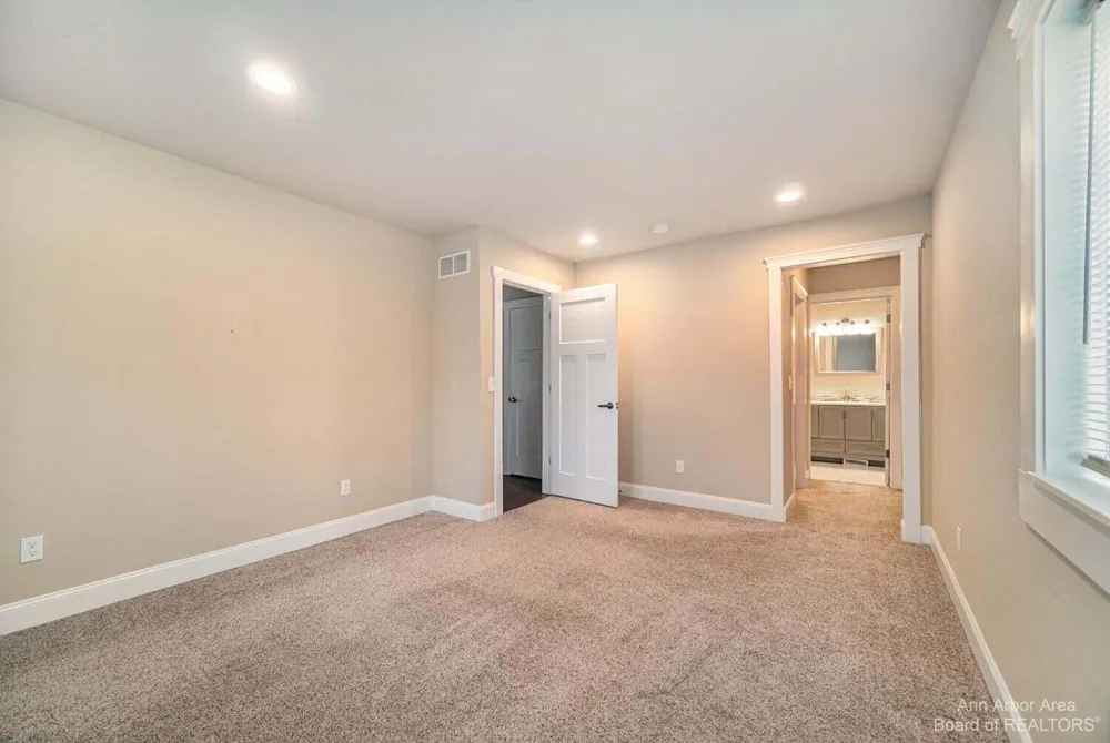 1 Maple Village Court Ann Arbor City, MI 48103