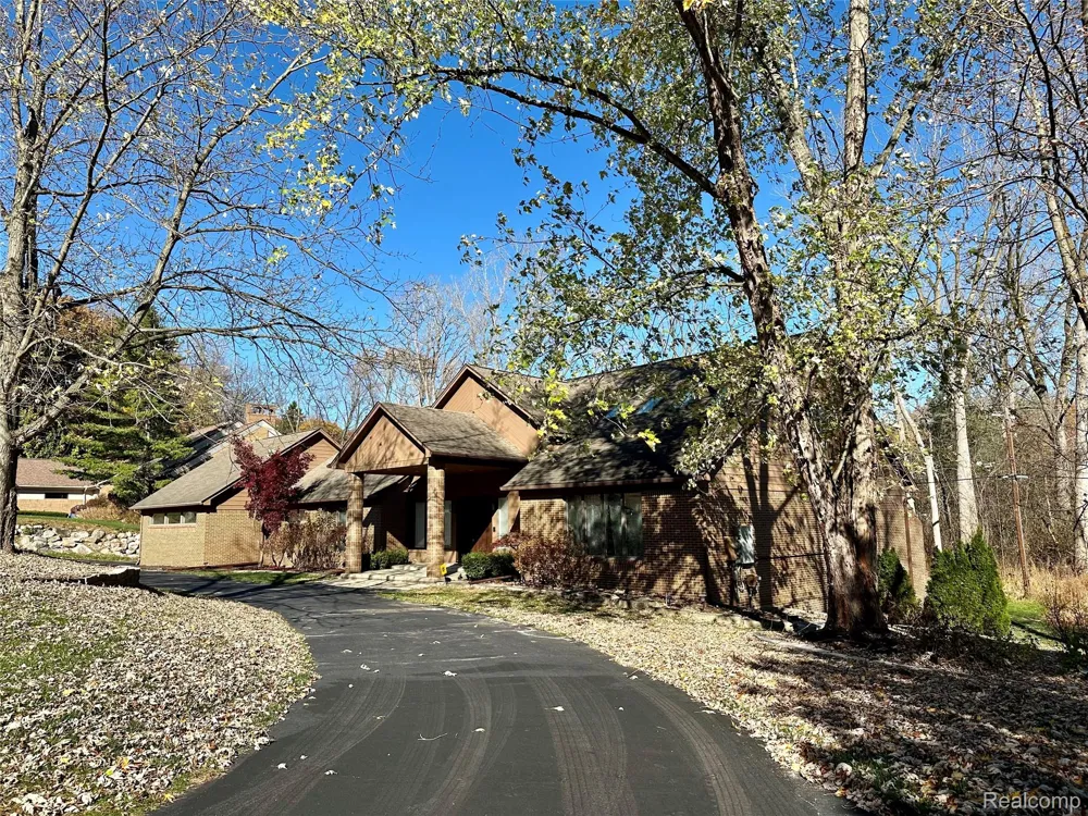 95 Barbara Lane Bloomfield Hills City, MI 48304