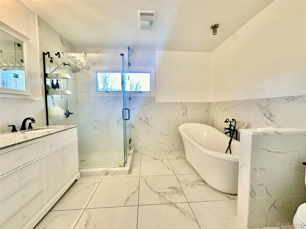 95 Barbara Lane Bloomfield Hills City, MI 48304