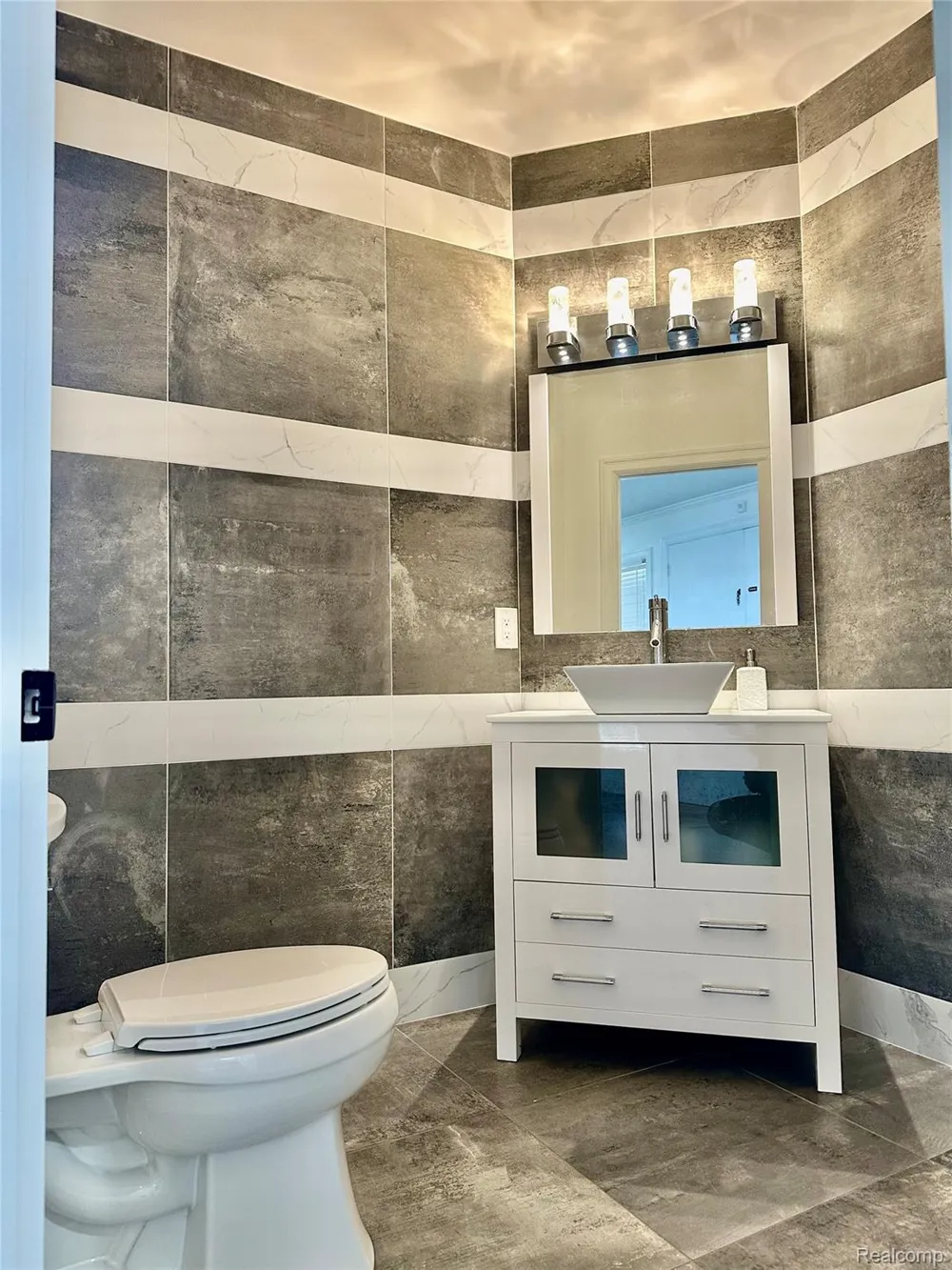 95 Barbara Lane Bloomfield Hills City, MI 48304