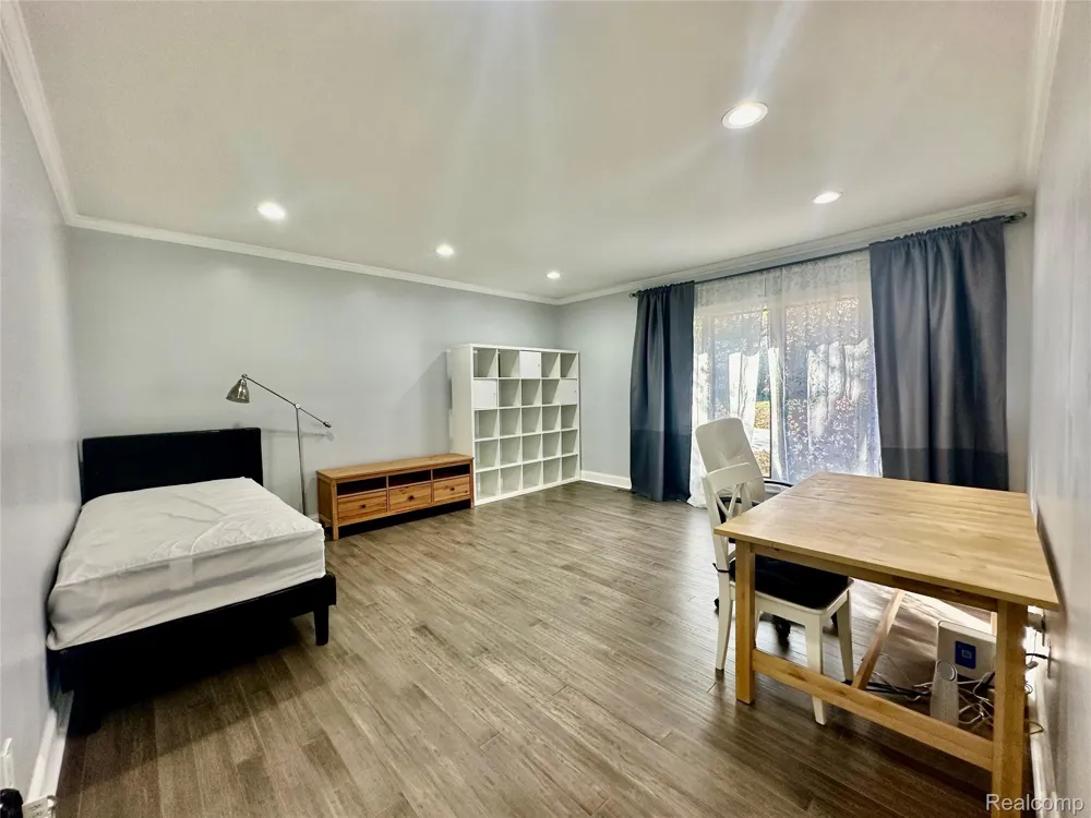95 Barbara Lane Bloomfield Hills City, MI 48304