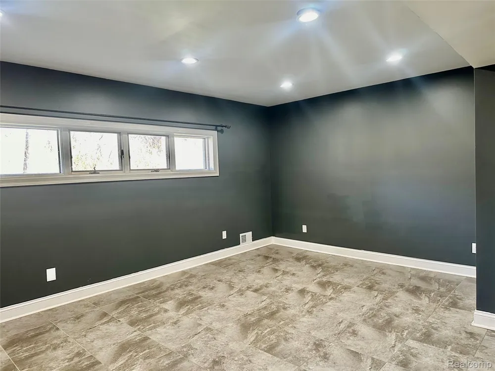 95 Barbara Lane Bloomfield Hills City, MI 48304