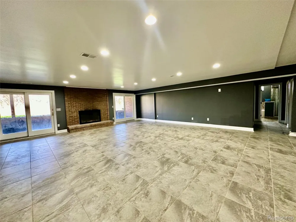 95 Barbara Lane Bloomfield Hills City, MI 48304