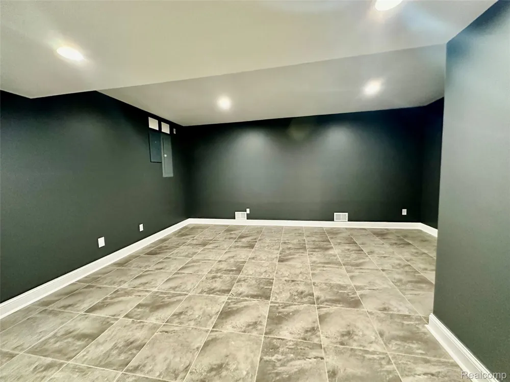 95 Barbara Lane Bloomfield Hills City, MI 48304