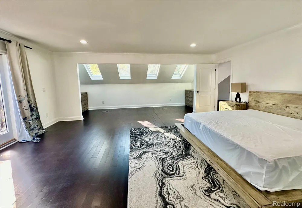95 Barbara Lane Bloomfield Hills City, MI 48304