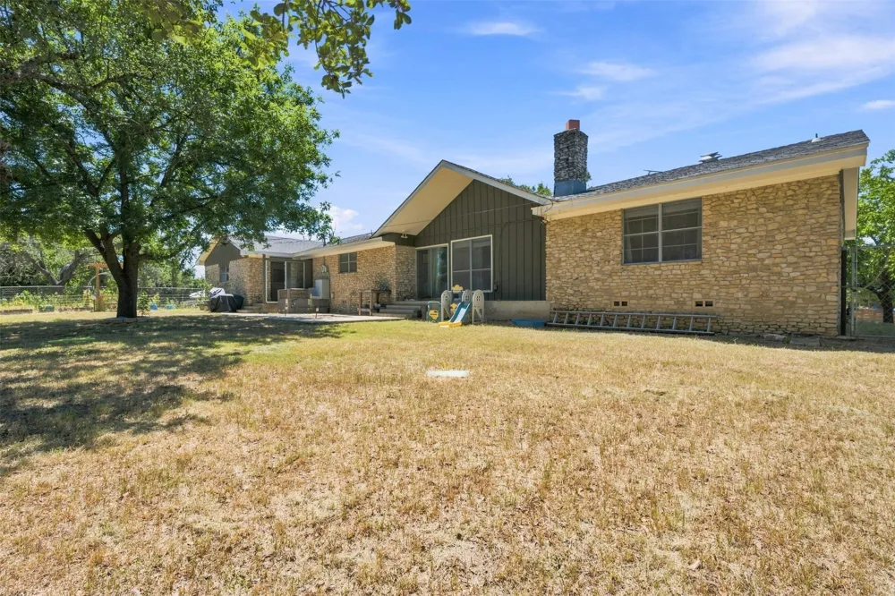 1103 S Willis Street Lampasas, TX 76550