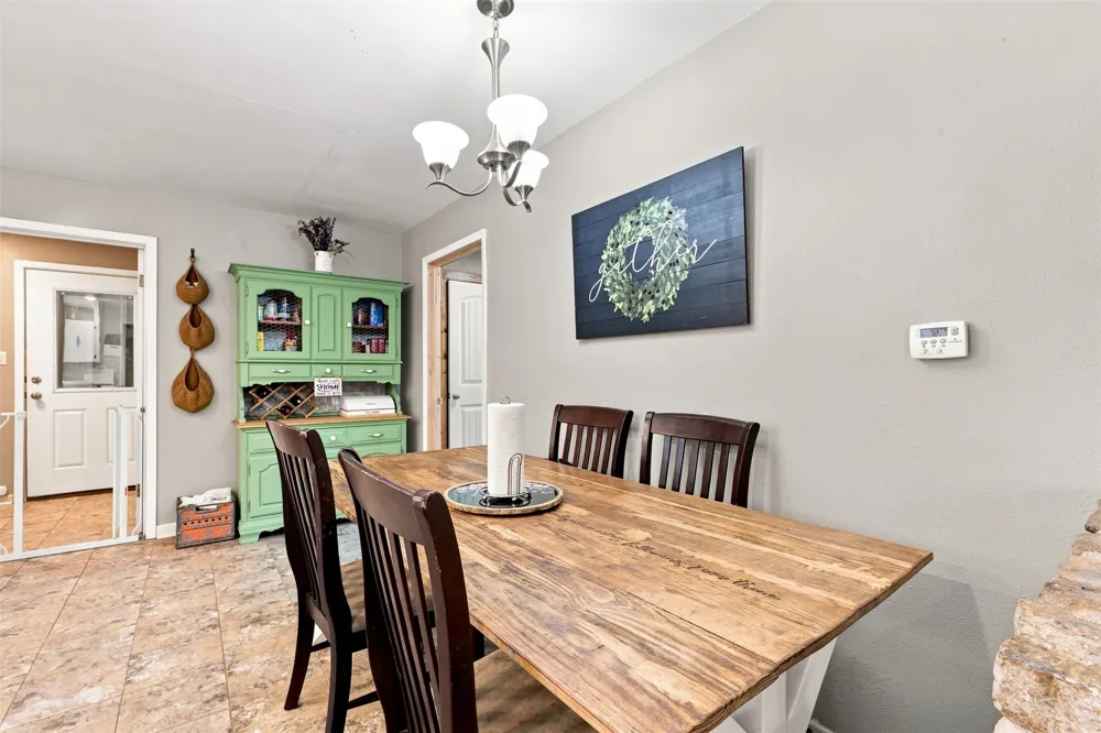 1103 S Willis Street Lampasas, TX 76550