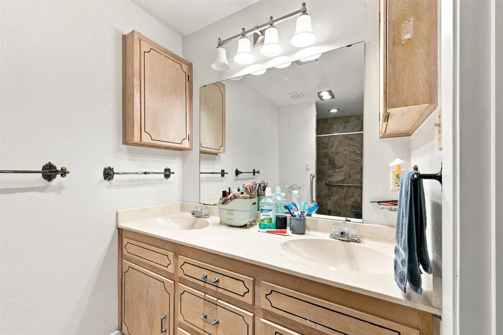 1103 S Willis Street Lampasas, TX 76550