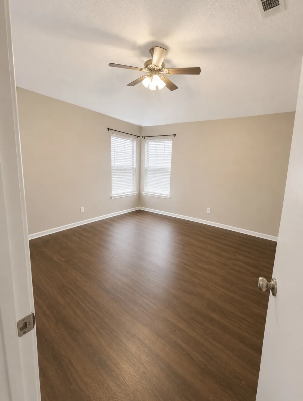 16405 Lone Wolf Drive Leander, TX 78641