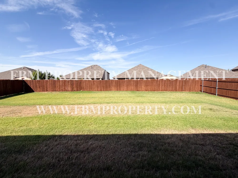 369 Thoroughbred Street Waxahachie, TX 75165