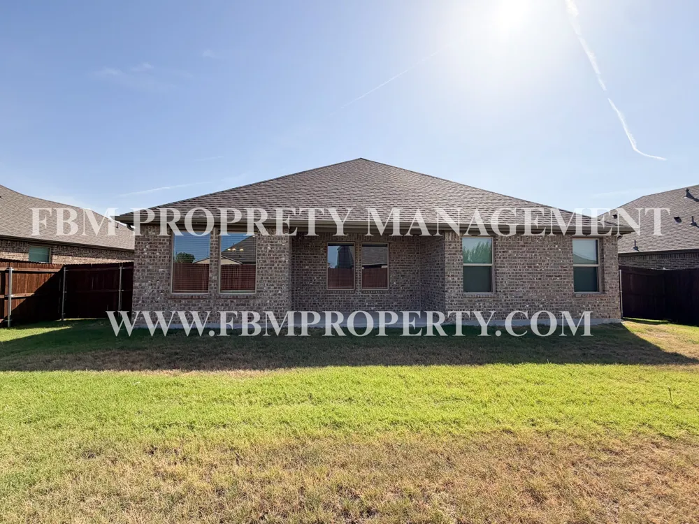 369 Thoroughbred Street Waxahachie, TX 75165