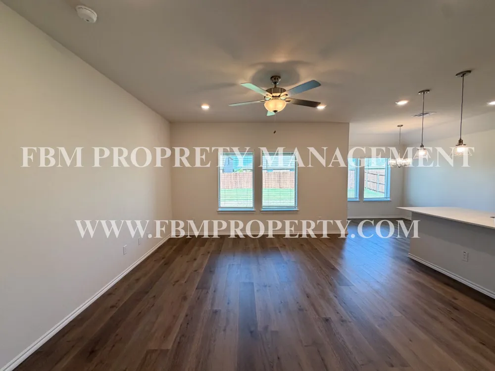369 Thoroughbred Street Waxahachie, TX 75165