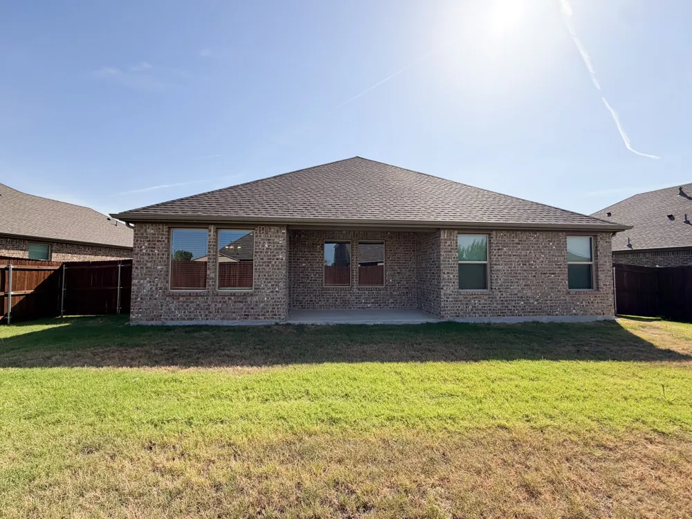 369 Thoroughbred Street Waxahachie, TX 75165