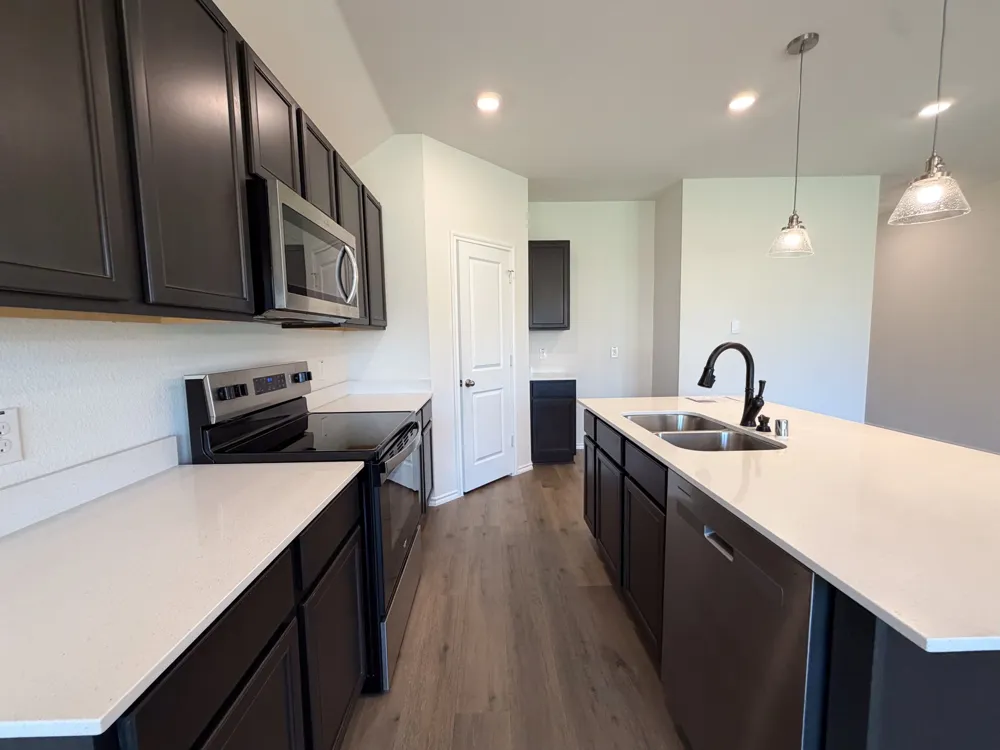 369 Thoroughbred Street Waxahachie, TX 75165