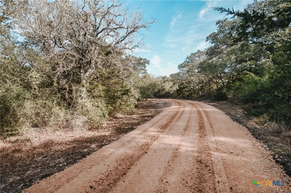 Vitek Lane Inez, TX 77968