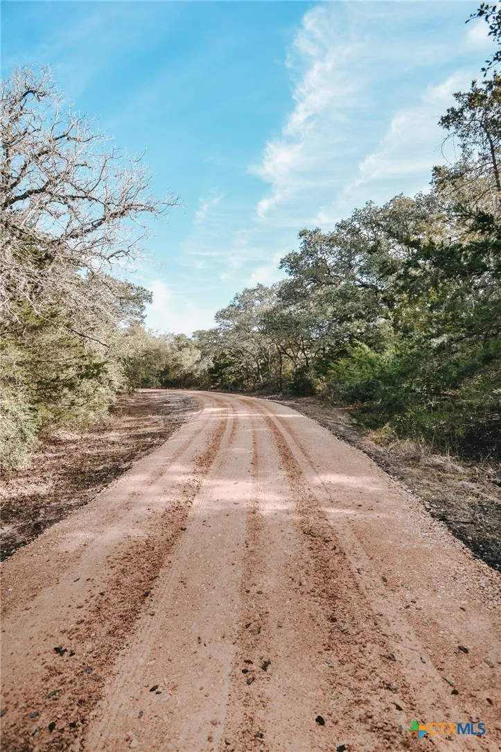 Vitek Lane Inez, TX 77968