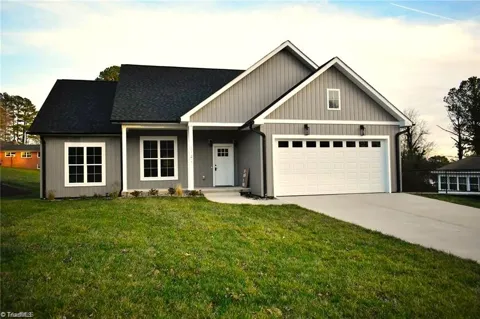 2142 Elizabeth Drive