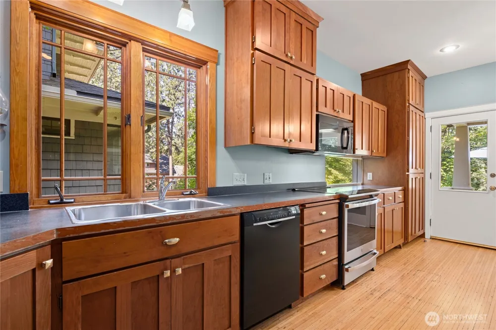 917 E 20th Avenue Spokane, WA 99203