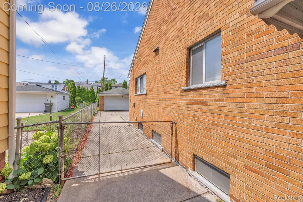 5937 Orchard Avenue Dearborn City, MI 48126