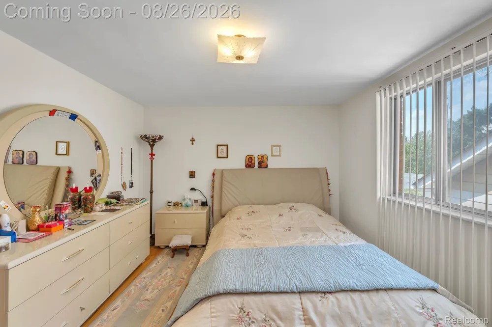 5937 Orchard Avenue Dearborn City, MI 48126