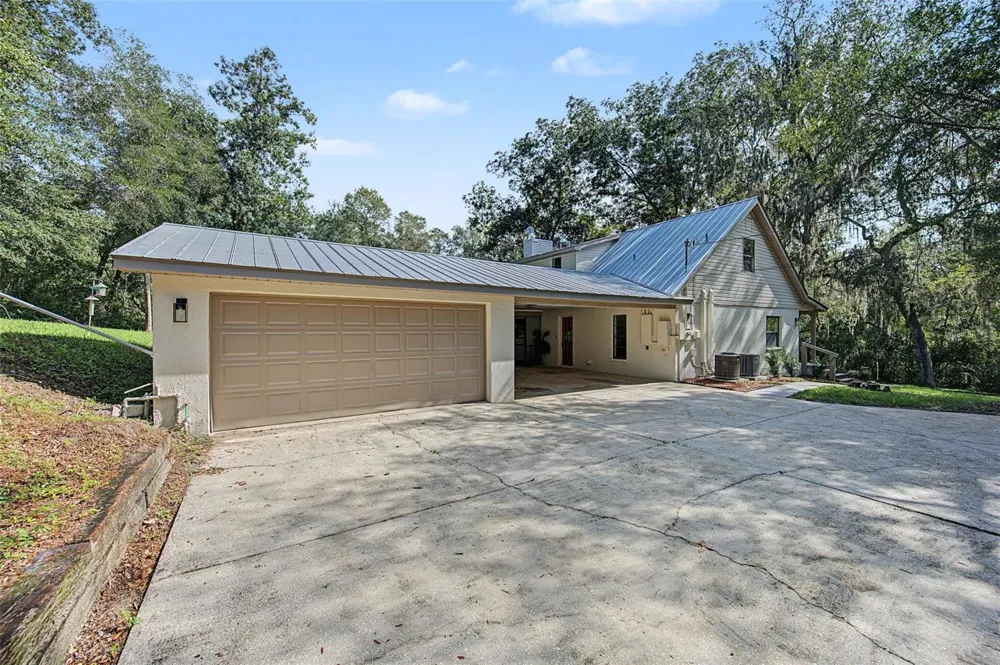 4229 BESSEMER ROAD Brooksville, FL 34602