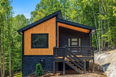 60 Catatoga Trail